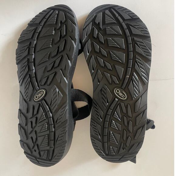 Chaco Men's Black Adjustable Strap Buckle Classic Sandal • Size 10 - Picture 2 of 4